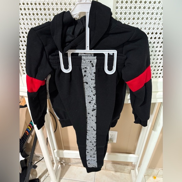 2 Little boys sweat suits NWT - Picture 4 of 5